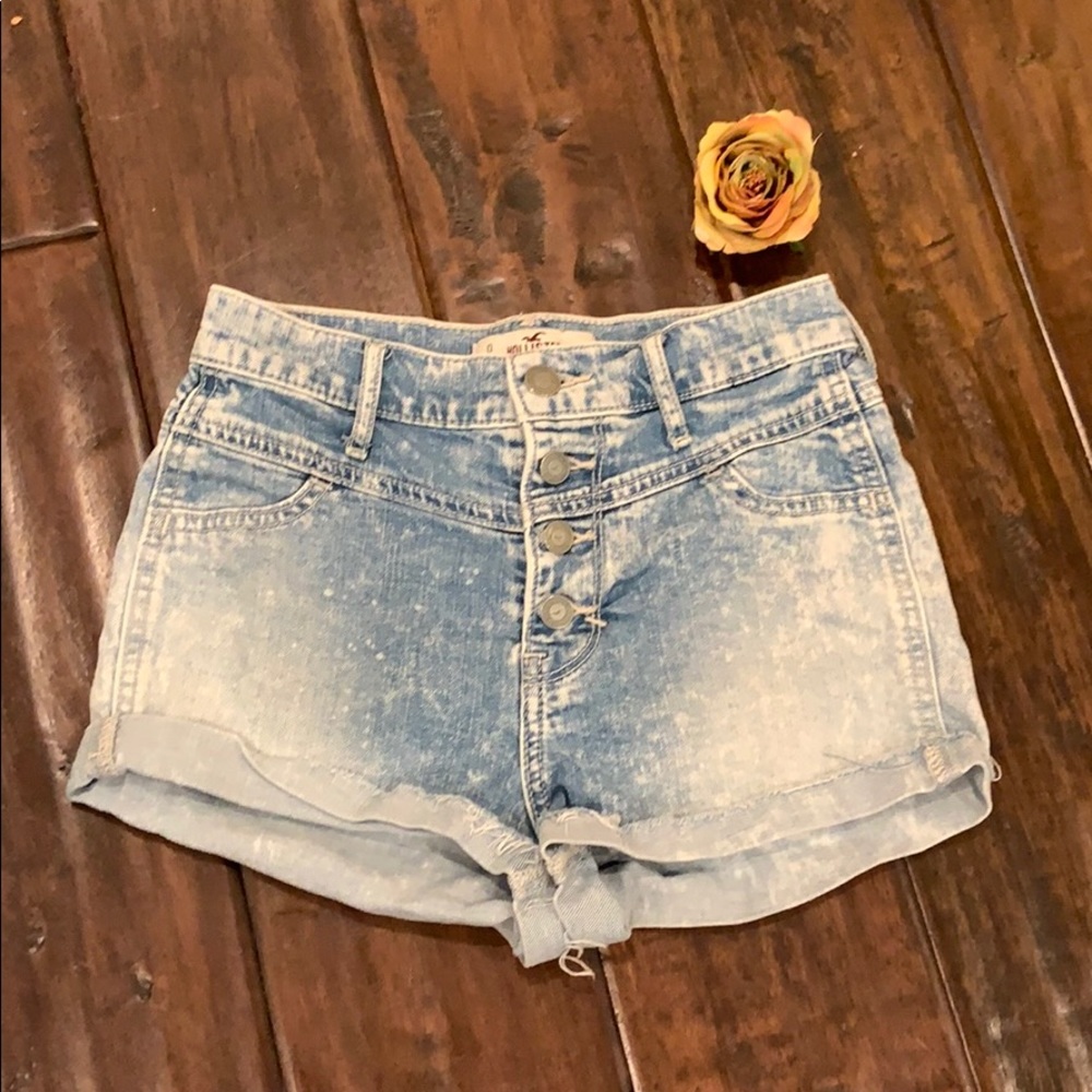 Holister Juniors Acid wash shorts size 0/24